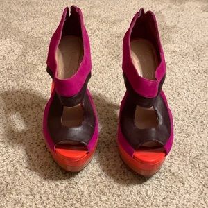 Jessica Simpson- heels